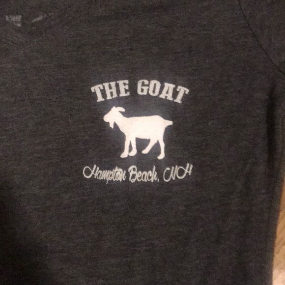Local bar novelty t shirt. Whiskey made me do it - Picture 2 of 3